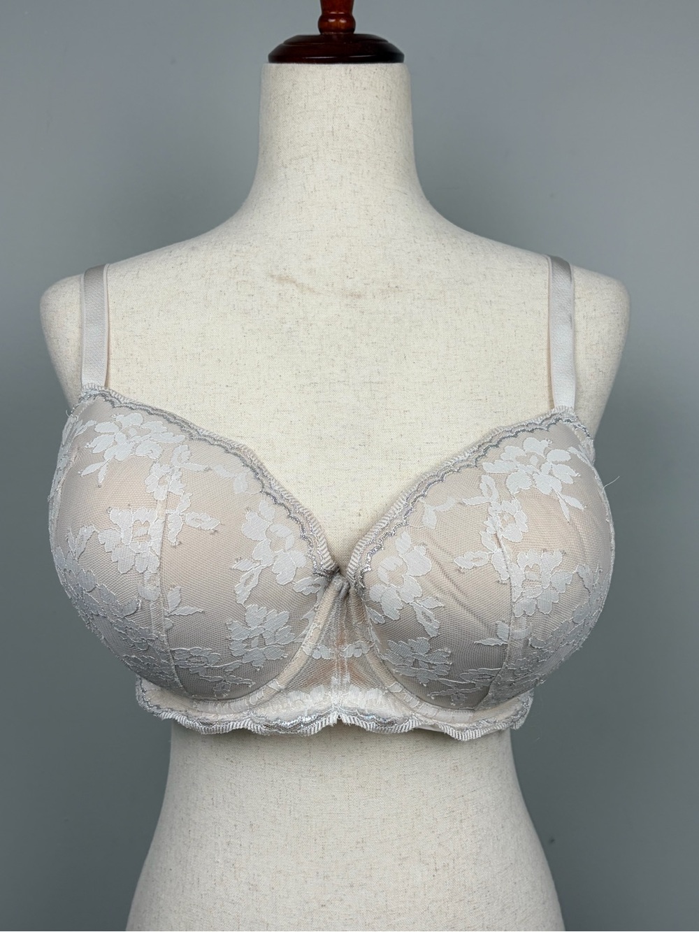 Victoria’s Secret Dream Angels Bra 38DDD Ivory Lace Lined Demi Underwire
